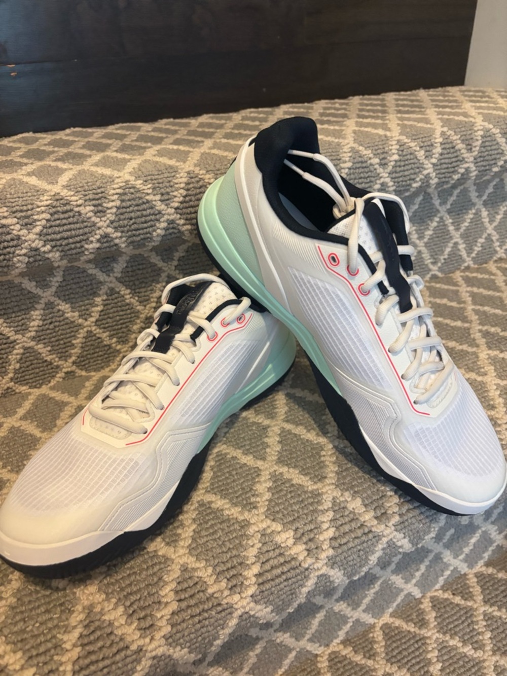 NWOT Wilson Men's Rush Pro 5 Tennis Shoes in White, Mint & Navy - Picture 2 of 7